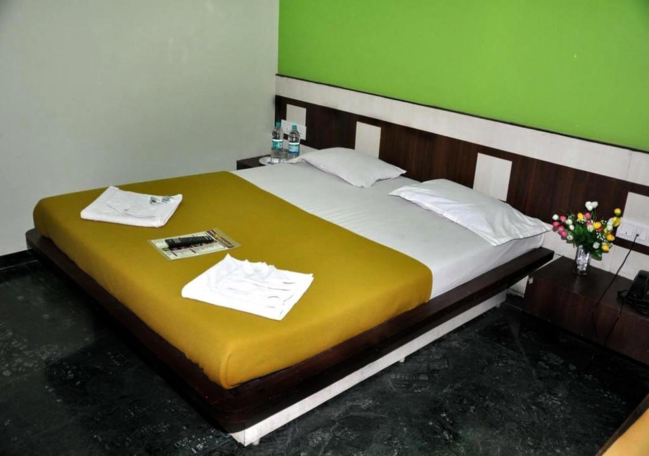 Hotel Three G 舍地 外观 照片